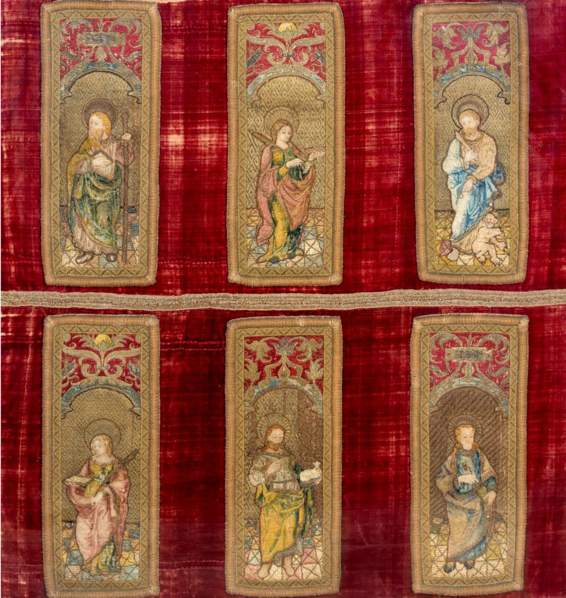 Ensemble monumental de six broderies de laine et de soie - France, XVIe siècle 