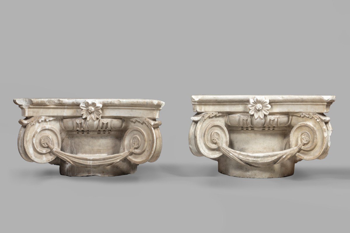 Pair Of Carrara Marble Capitals - Italy, 17th Century