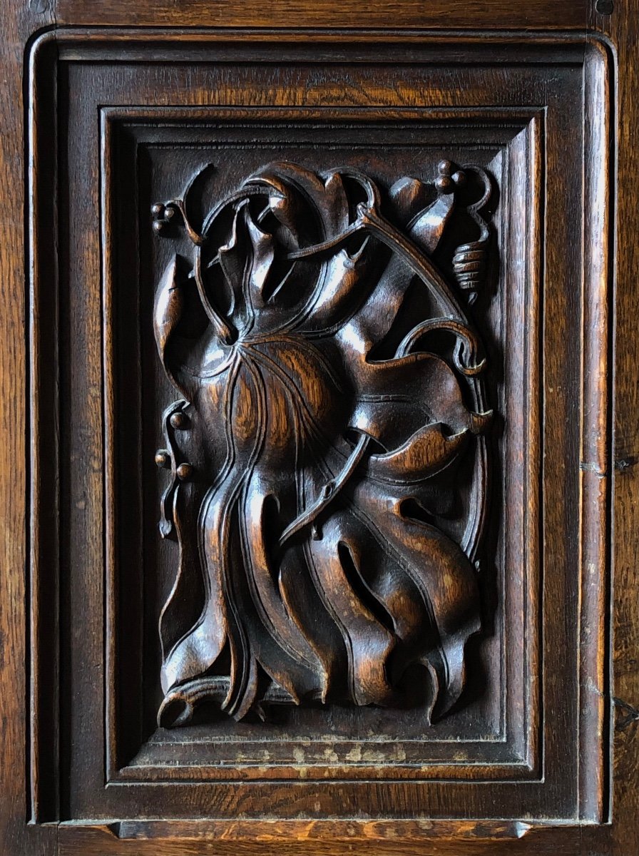 4 Neo Gothic Chairs-photo-2