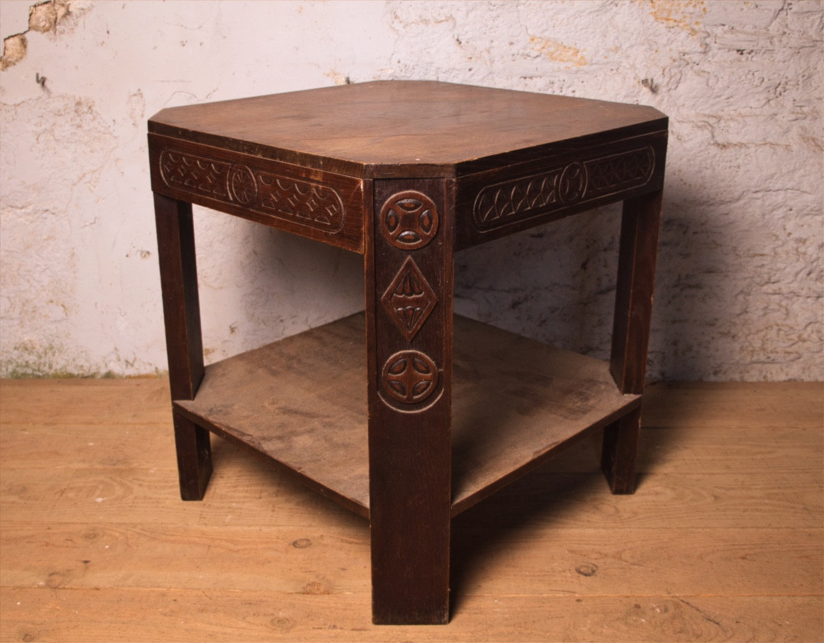 Table d’appoint Chêne dans l’esprit de Savina