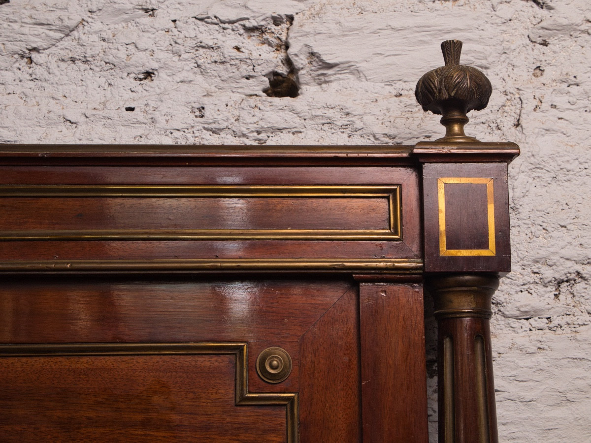 Mahogany Bed With Brass Trim -photo-2