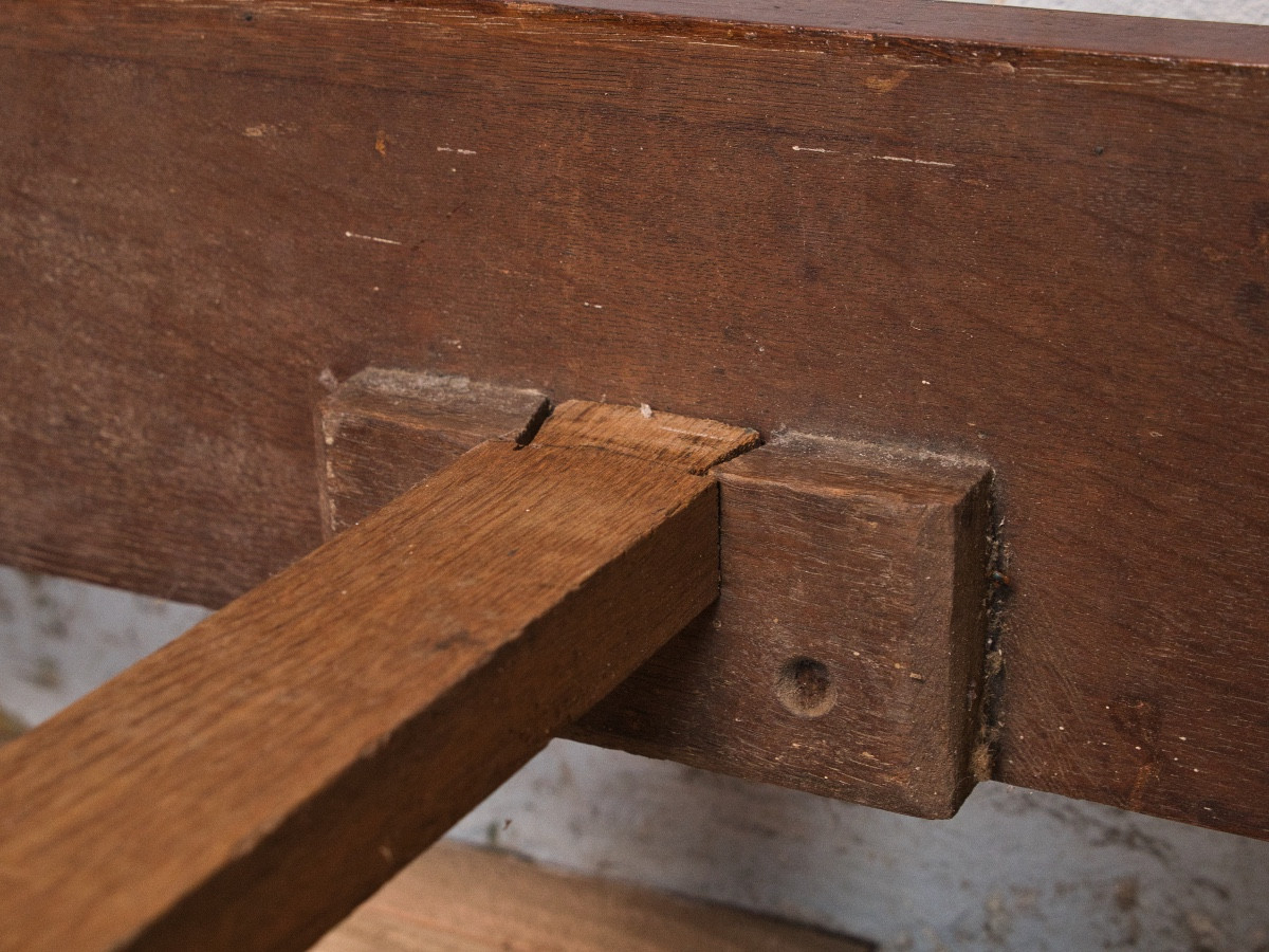 Mahogany Bed With Brass Trim -photo-4