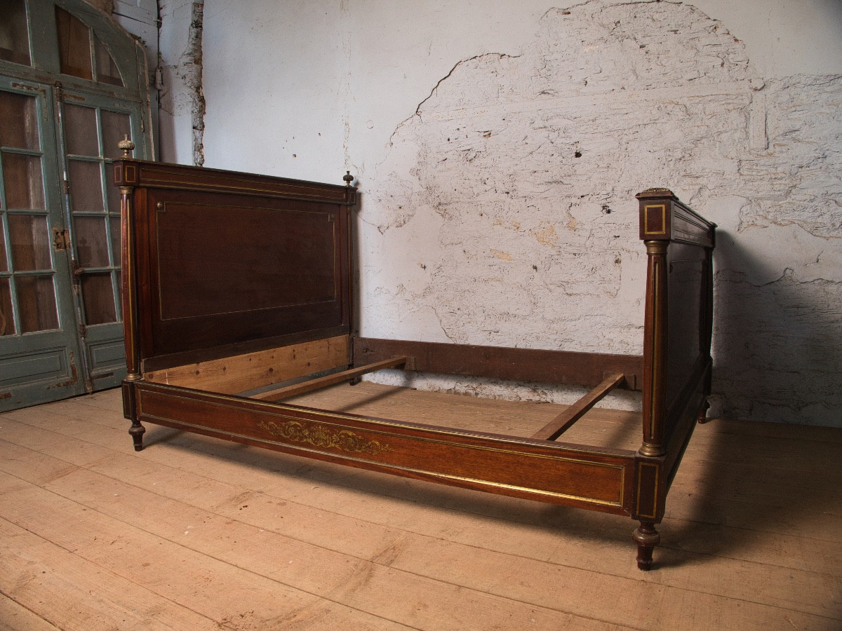 Mahogany Bed With Brass Trim 