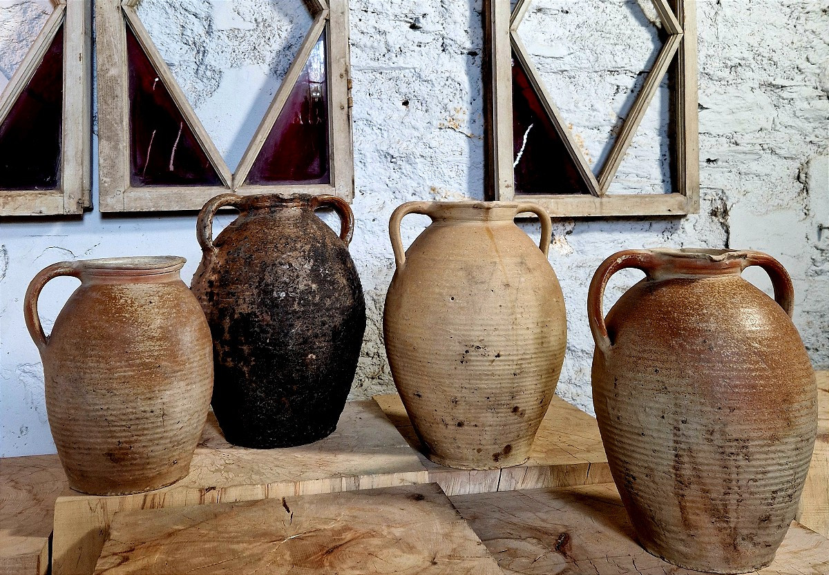 4 Borne Stoneware Jars