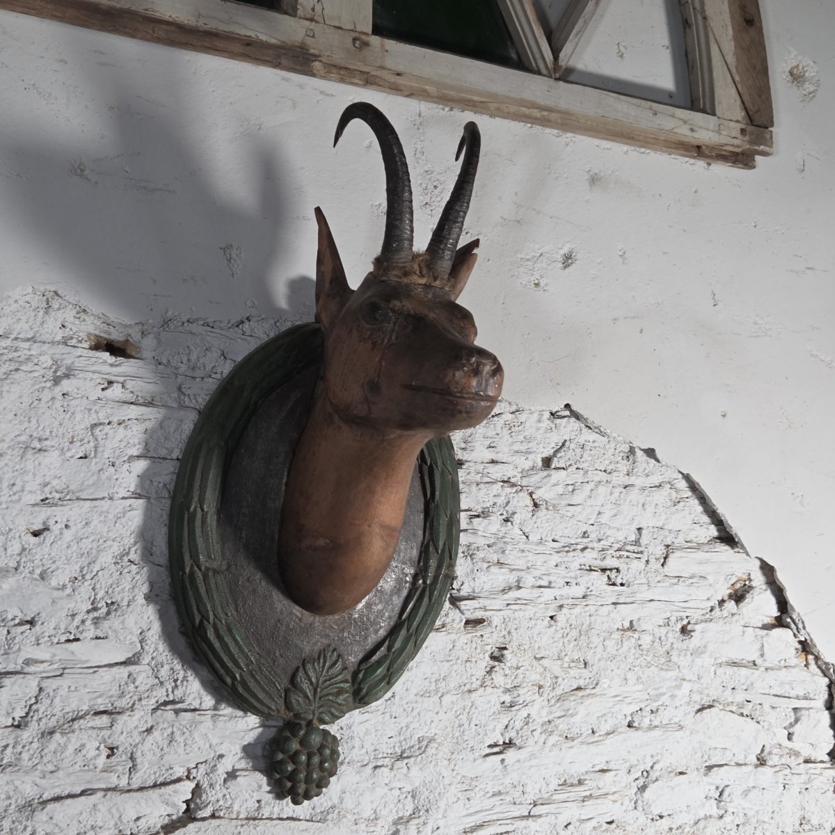 trophée de chamois en bois sculté-photo-2