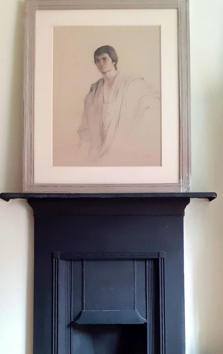 Claudio Bravo - Male Draped Figure, Hyperrealistic Conté Crayon Drawing-photo-1