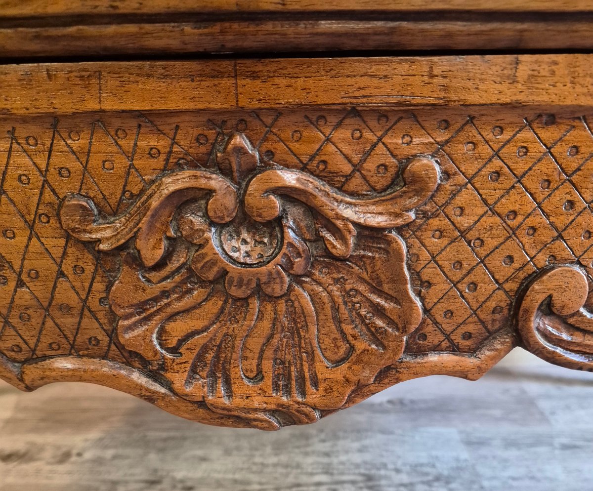Louis XV-era Chest Of Drawers With A Hopping Design-photo-2