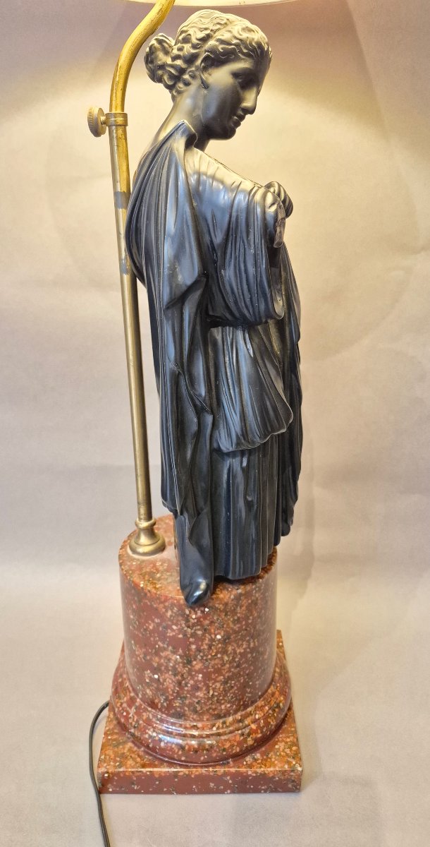 Neoclassical Lamp With A Female Statue -photo-3