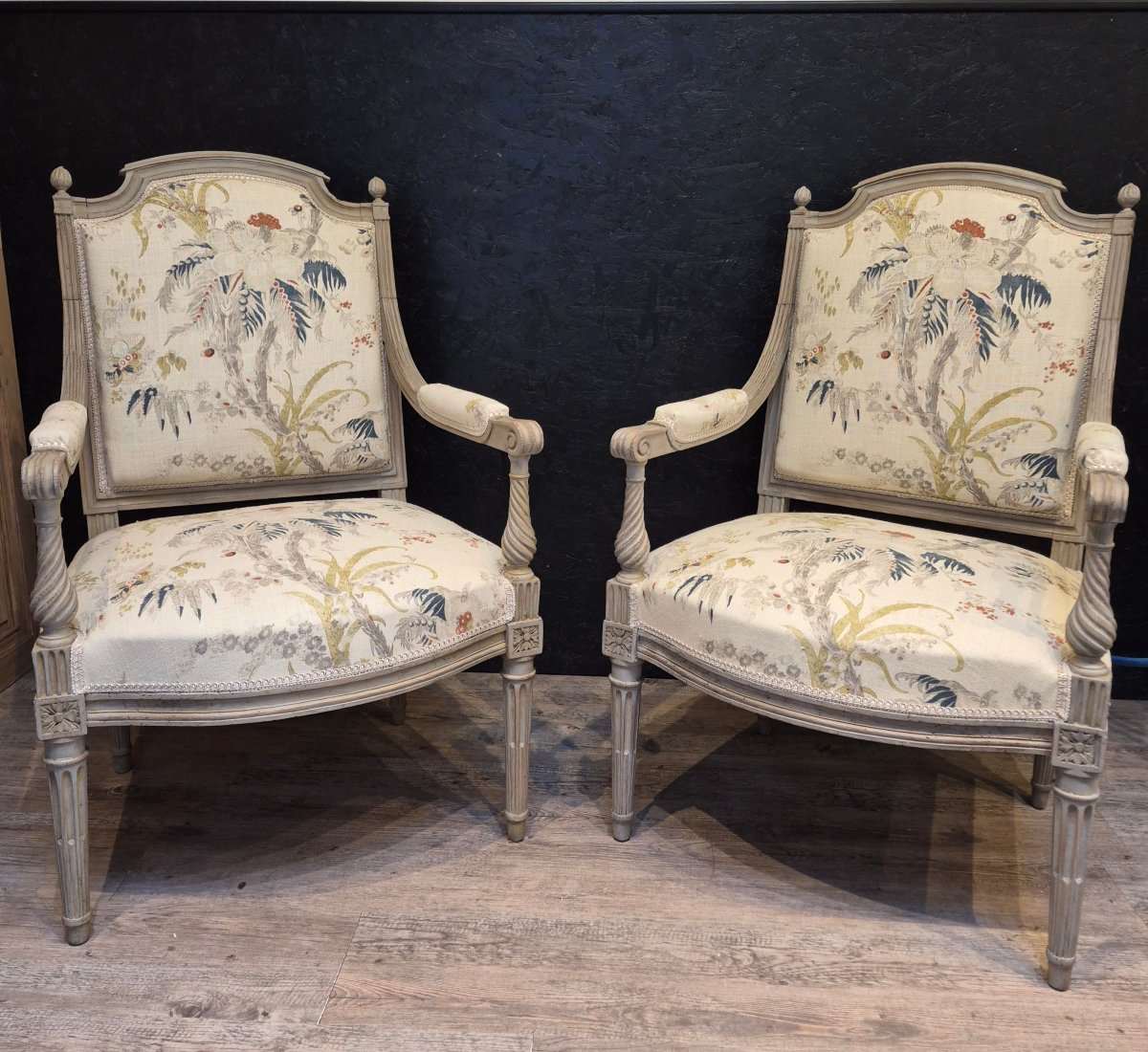 Paire de fauteuils à la reine d'époque Louis XVI 