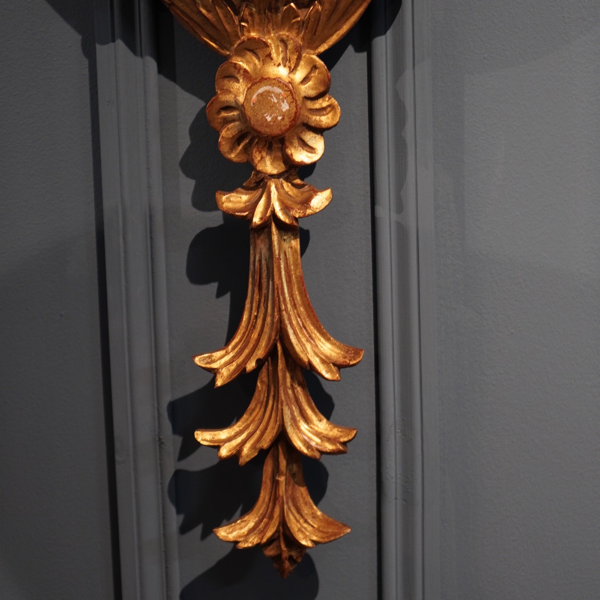 Paire de miroirs sorcière Regency XIXe siècle – Bois doré sculpté – Motif aigle impérial-photo-1