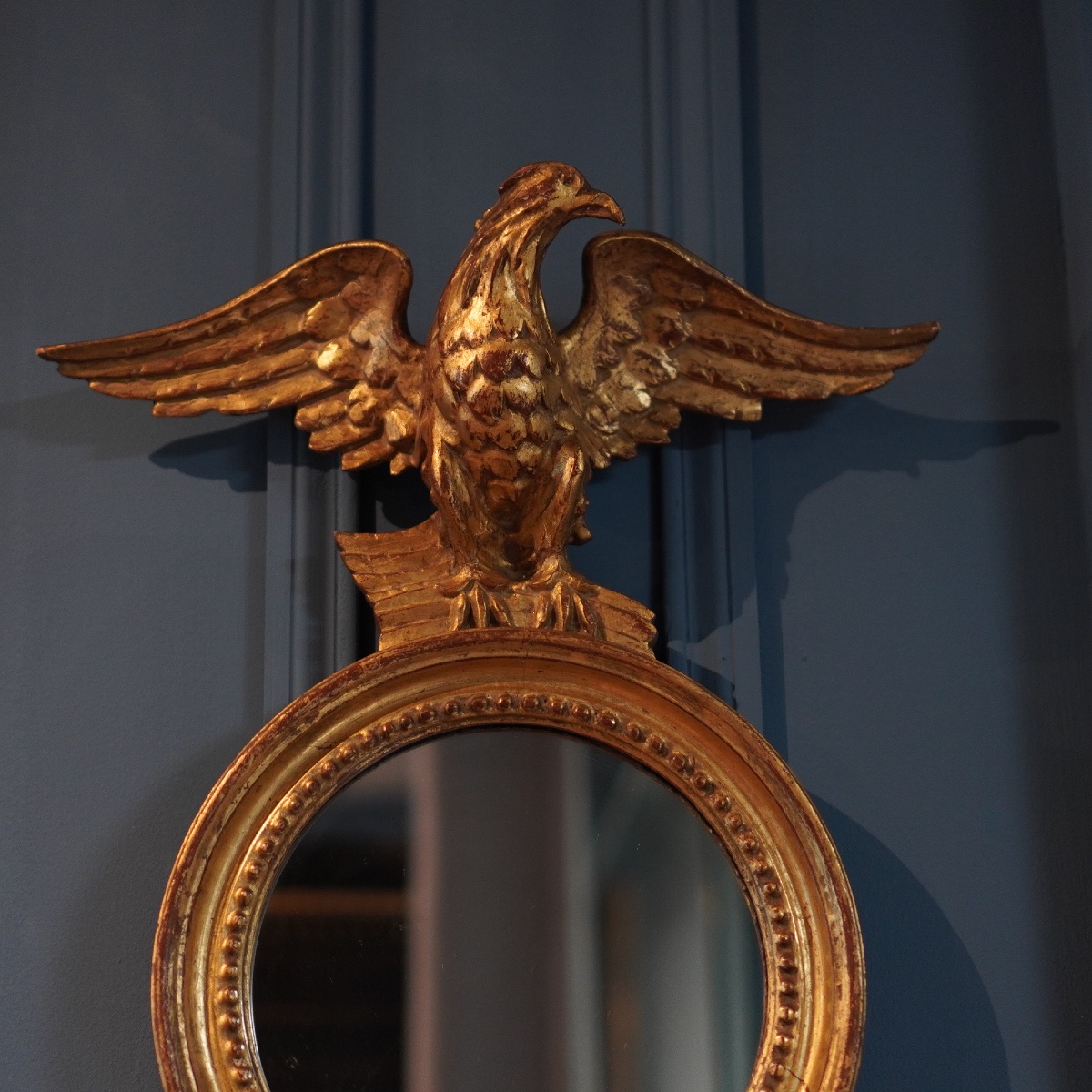 Paire de miroirs sorcière Regency XIXe siècle – Bois doré sculpté – Motif aigle impérial-photo-2