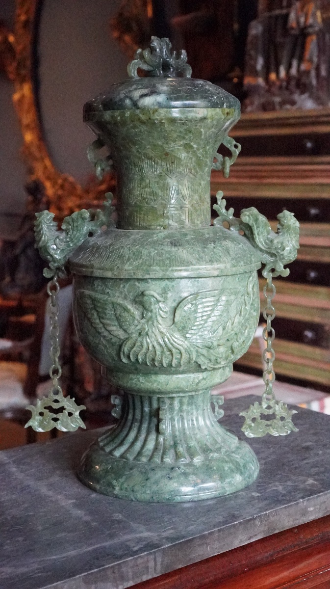 Large Covered Vase Made Of Green Serpentine (jade?) Decorated With Phoenixes And Chains – China – 20th Century