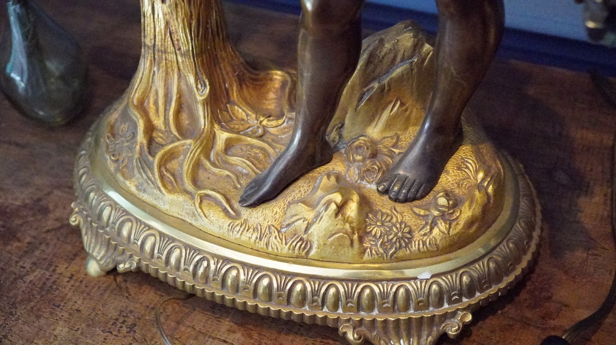 Lampe sculpturale  dans le goût de MOREAU fin  XIXᵉ siècle – bronze et régule doré -photo-3