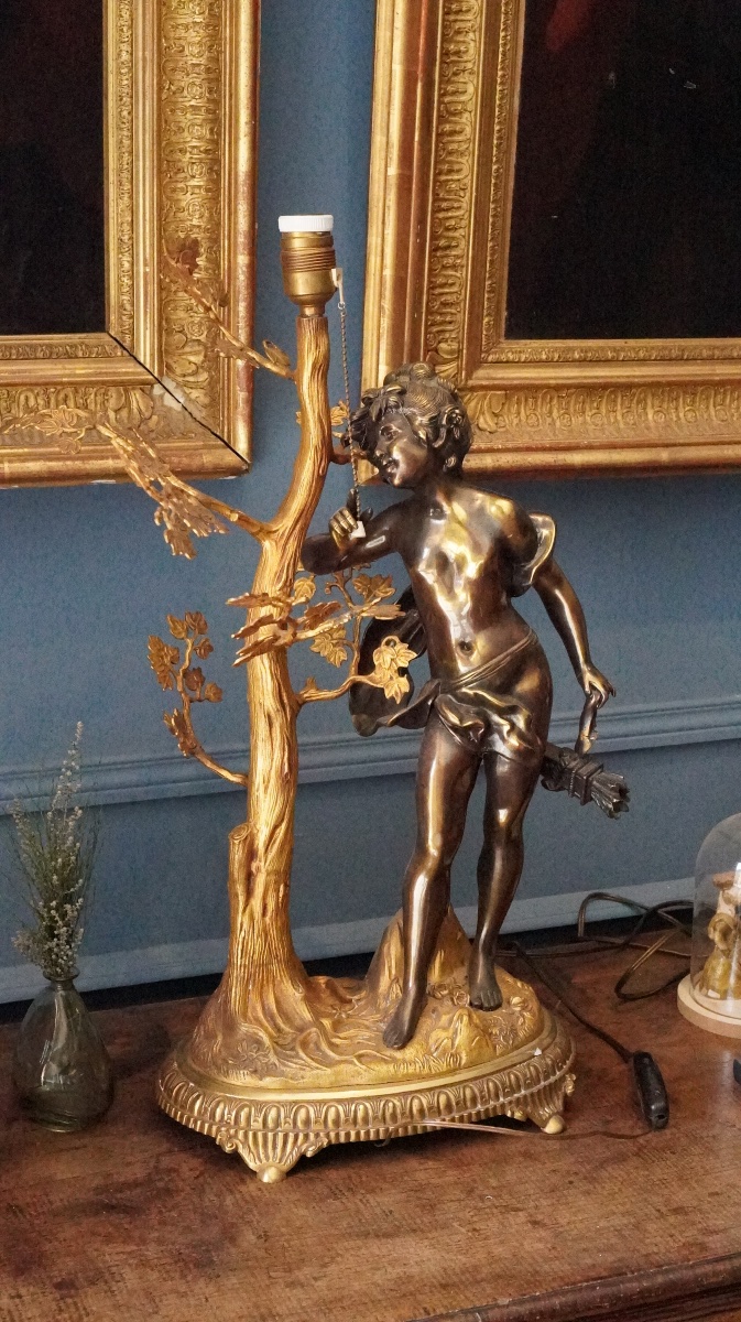Lampe sculpturale  dans le goût de MOREAU fin  XIXᵉ siècle – bronze et régule doré 