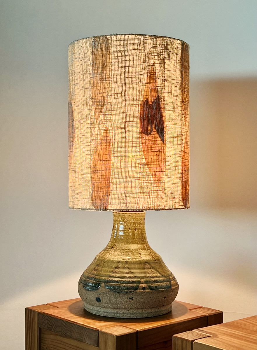 Lampe de salon en grès émaillé vert olive, France années 60