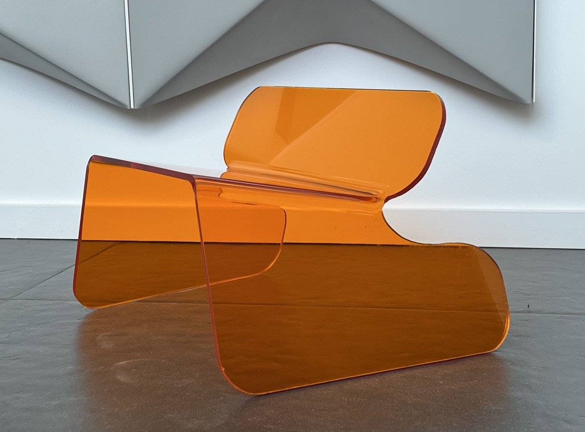 Chaise en plexiglas orange dans le style de Michel Dumas, France années 70-photo-4