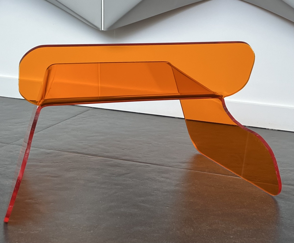 Chaise en plexiglas orange dans le style de Michel Dumas, France années 70-photo-1