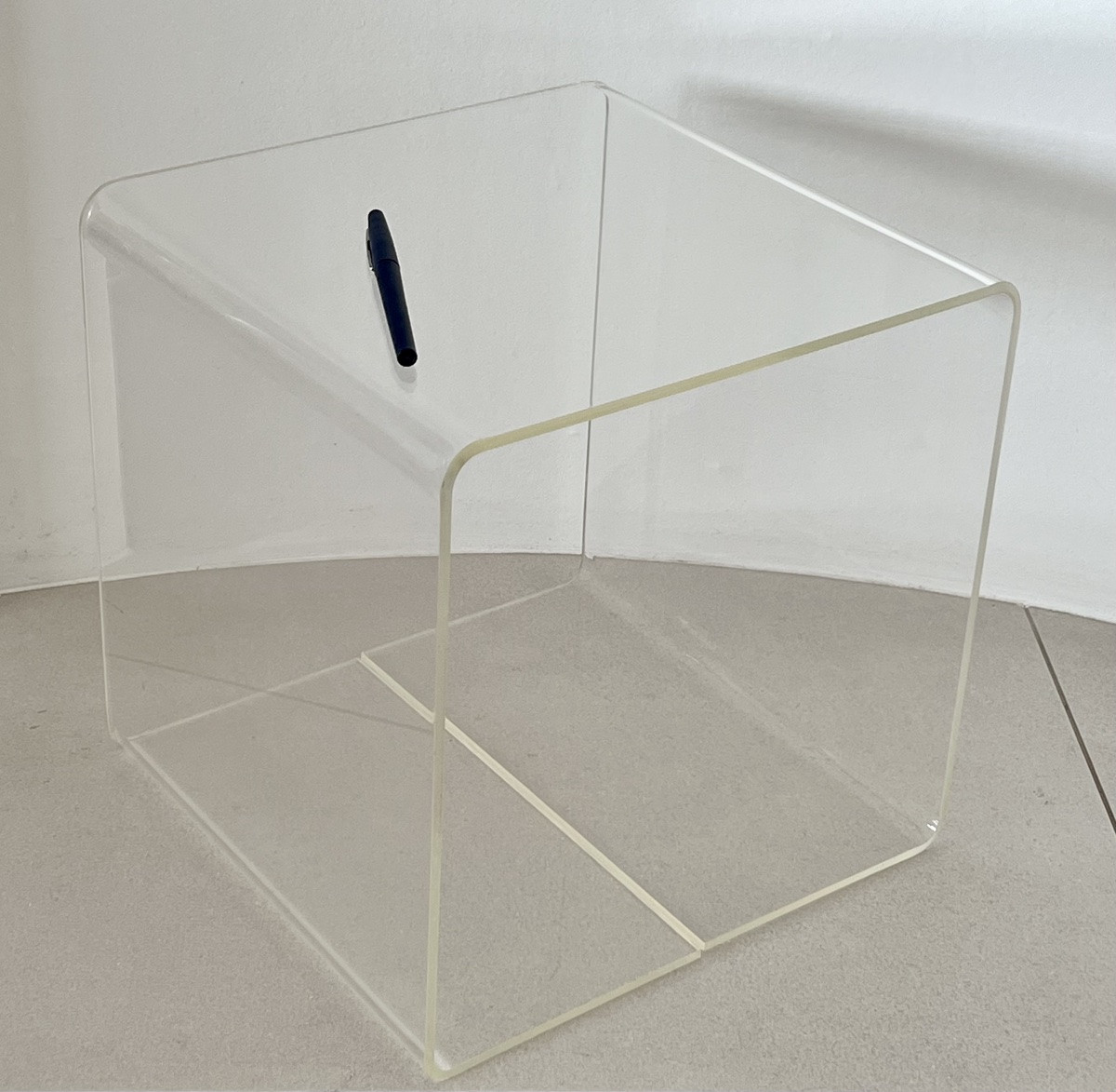 Side Table, Plexiglas Cube Shelf By Michel Dumas, France 1970s-photo-3