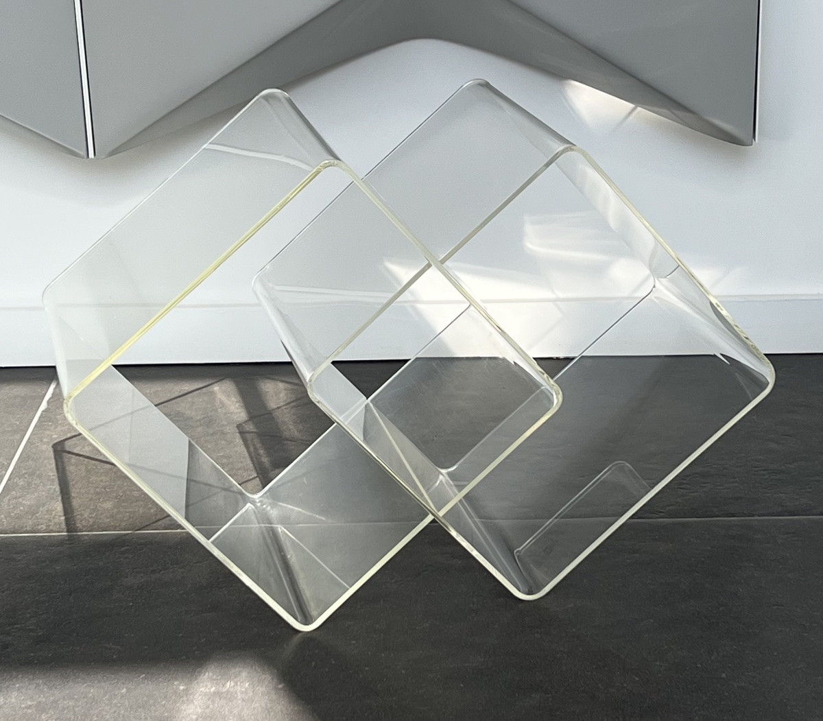 Side Table, Plexiglas Cube Shelf By Michel Dumas, France 1970s-photo-8