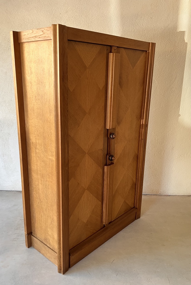 Armoire en chêne par Guillerme Chambron pour Votre maison, France années 50-photo-8