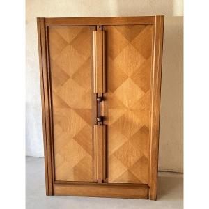 Armoire en chêne par Guillerme Chambron pour Votre maison, France années 50