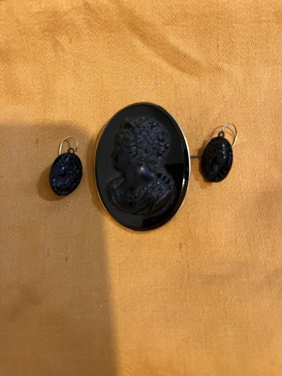Cameo + Pair Of Earrings -photo-2