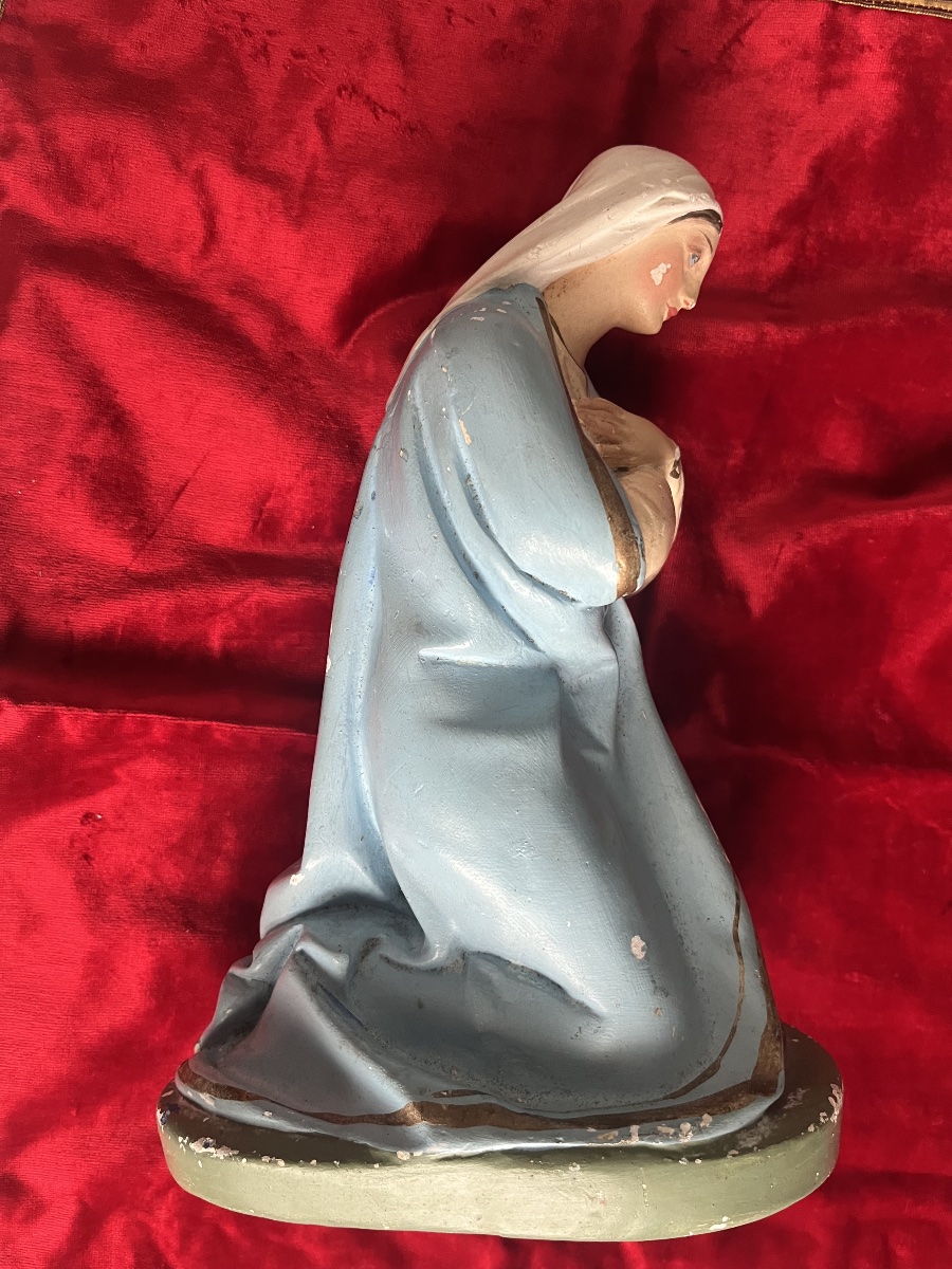 Plaster Nativity Scene Statue Of The Virgin Mary -photo-1