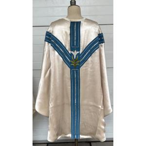 Lot De Dalmatique Et Chasuble
