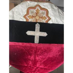 Lot vêtements religieux 