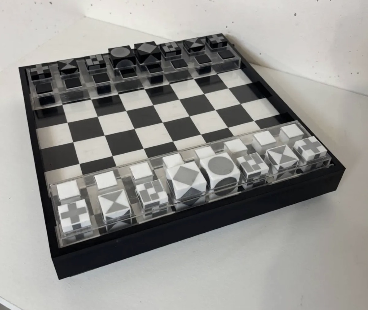 Altuglas Chess Set, Designed By Alexandre Yeghiayan, 1970-photo-2