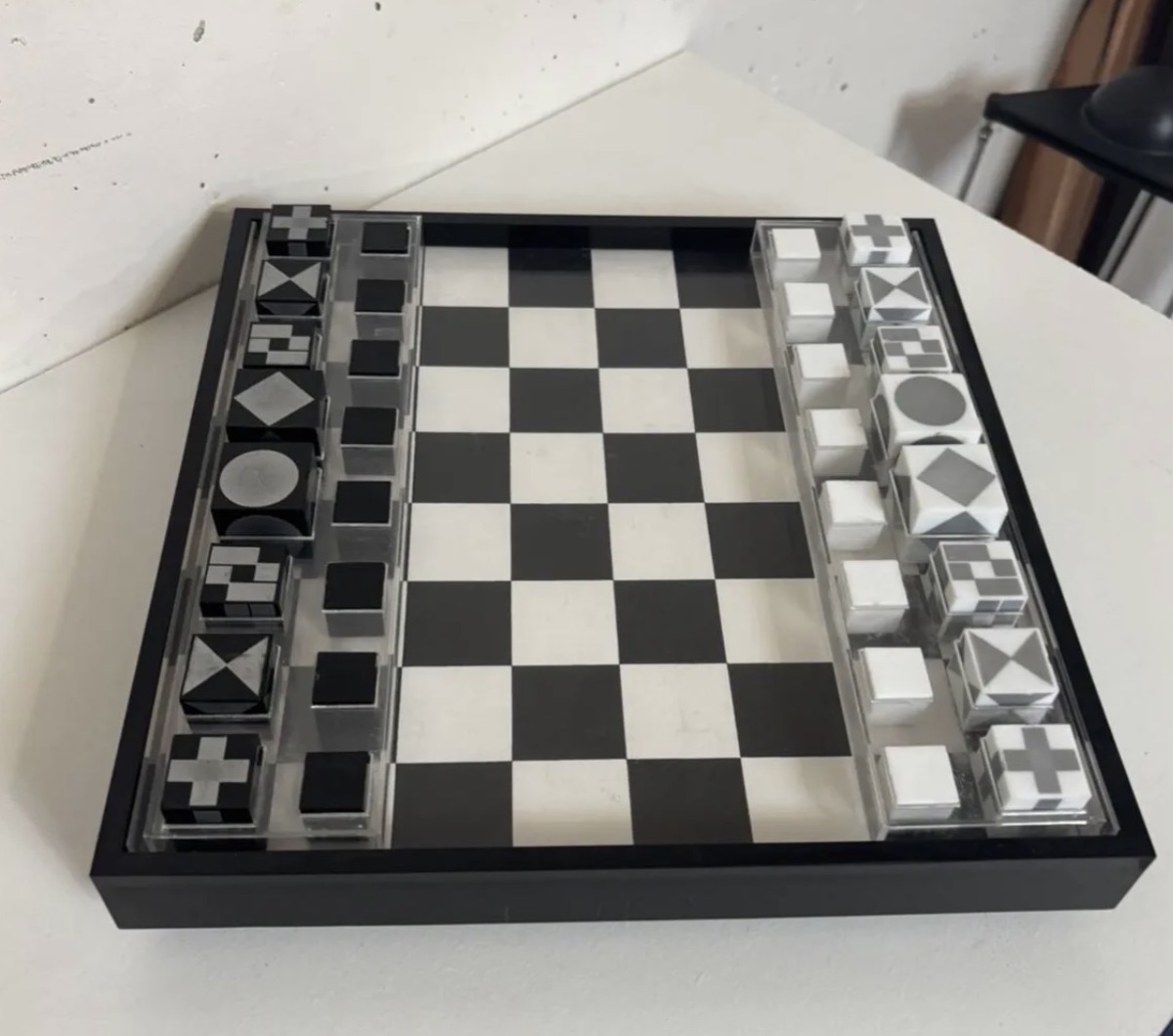 Altuglas Chess Set, Designed By Alexandre Yeghiayan, 1970-photo-3