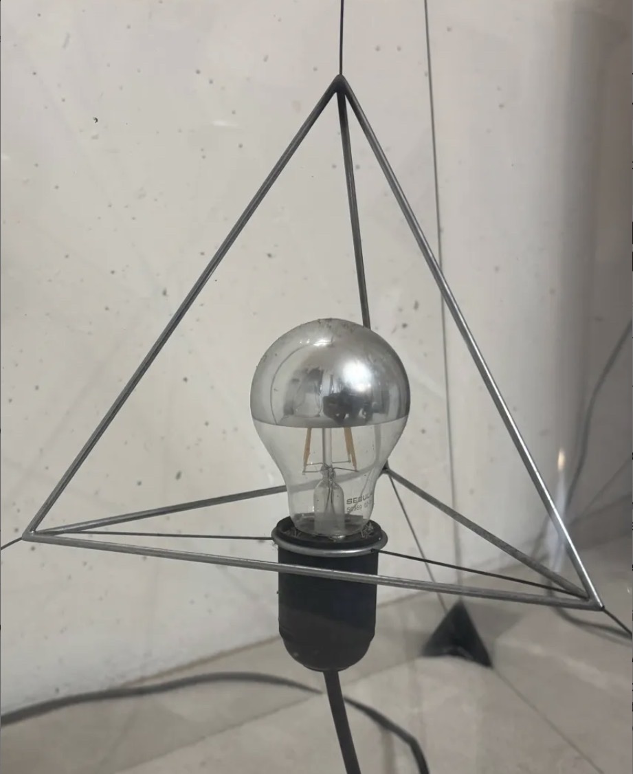 Tetrahedron Lamp, Frans Van Nieuwenborg, 1979-photo-2