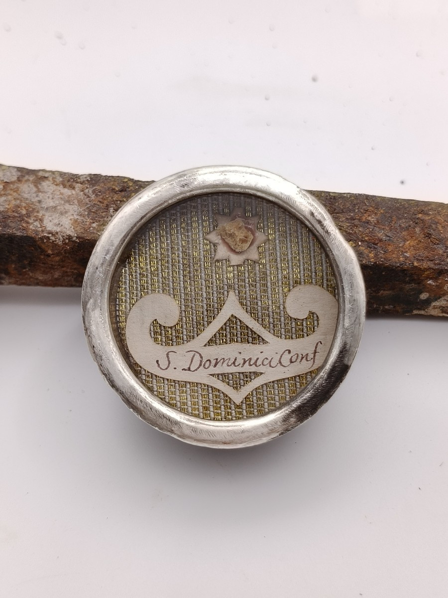 XIXe siècle. Reliquaire de 1re classe, relique de saint Dominique + cachet de cire