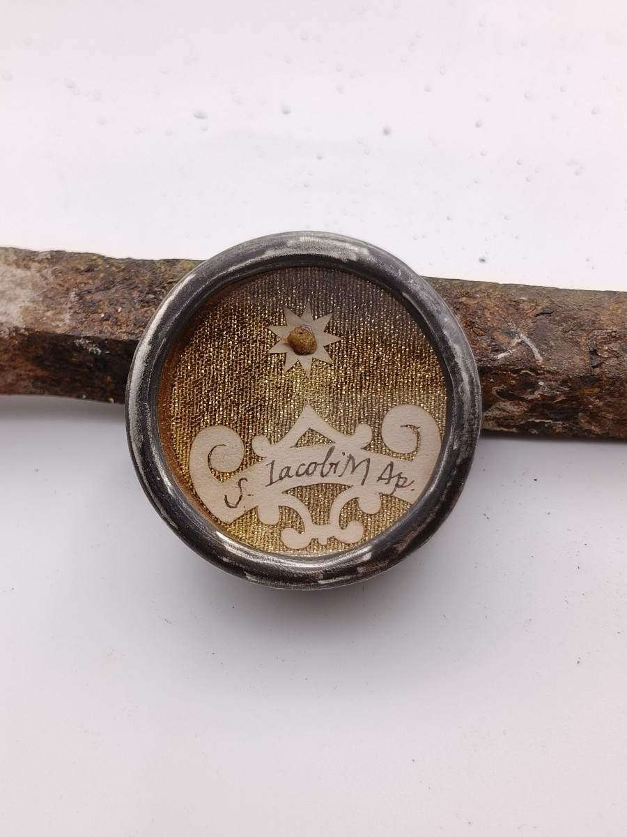 XIXe siècle. Reliquaire de 1re classe, relique de saint Jacques le Majeur + cachet de cire