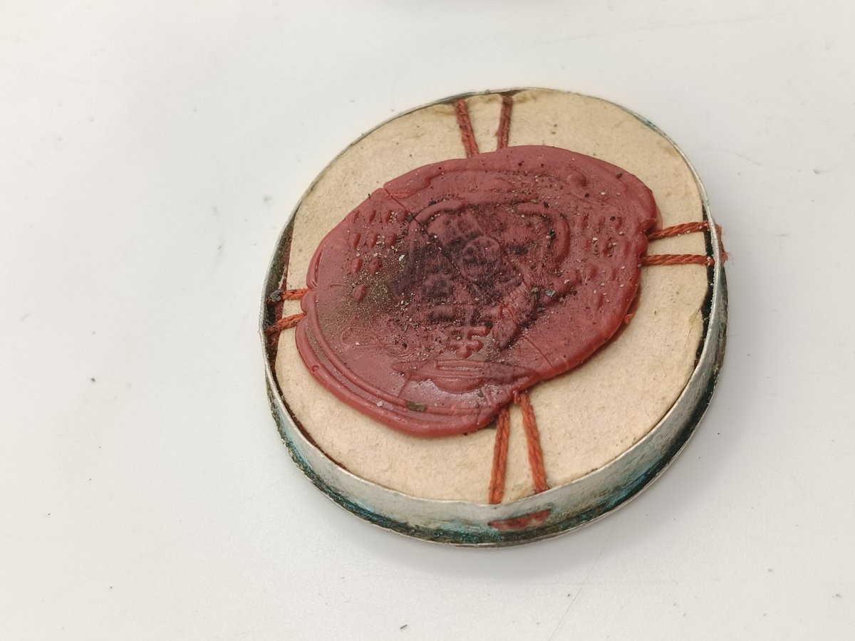 Silver Reliquary 1st Class B. José María Fernández Sánchez Relic + Wax Seal-photo-2