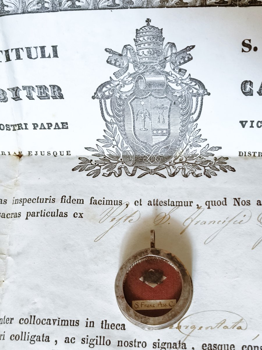 Reliquaire du XIXe siècle, ex-pallios, relique de saint François d'Assise + certificat d'authen
