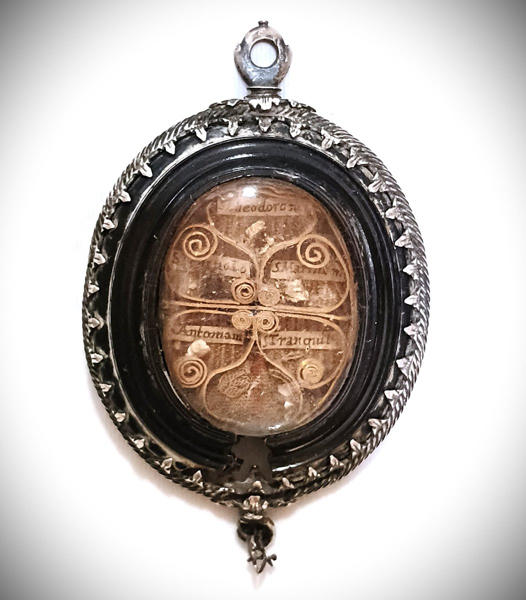 Reliquary 12 Relics St. Ignatius Loy. St Anthony Padua... XVII Cent Spain Silver