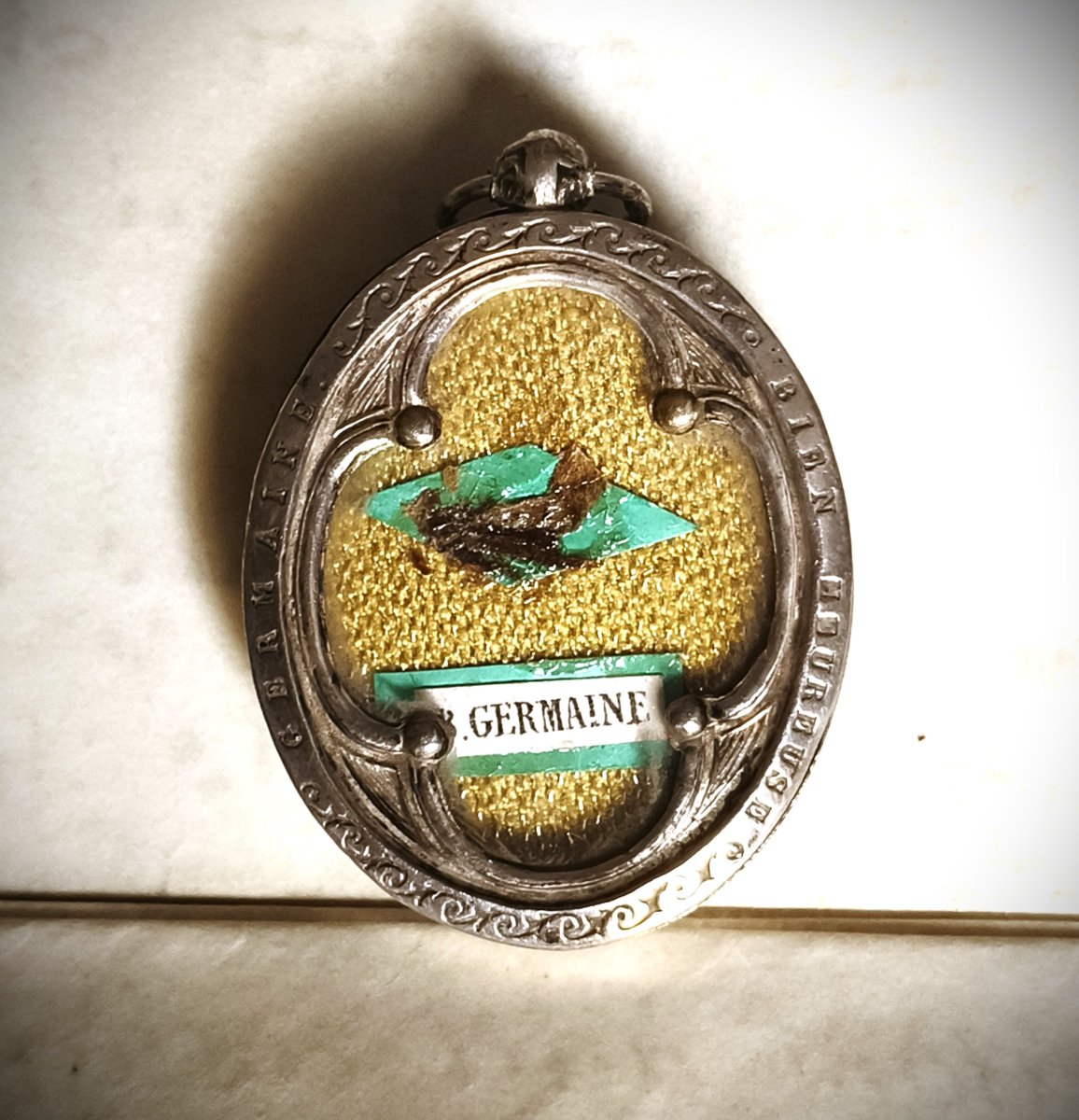 Reliquaire en argent, relique importante de Saint-Germain + sceau de cire, XIXe siècle.