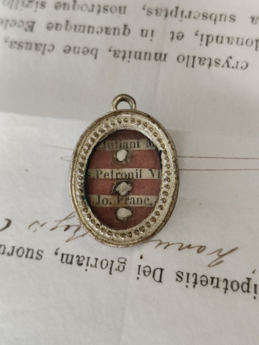 Saint Julian Saint Petronilla John Francis Regis Relic Reliquary + Document-photo-2