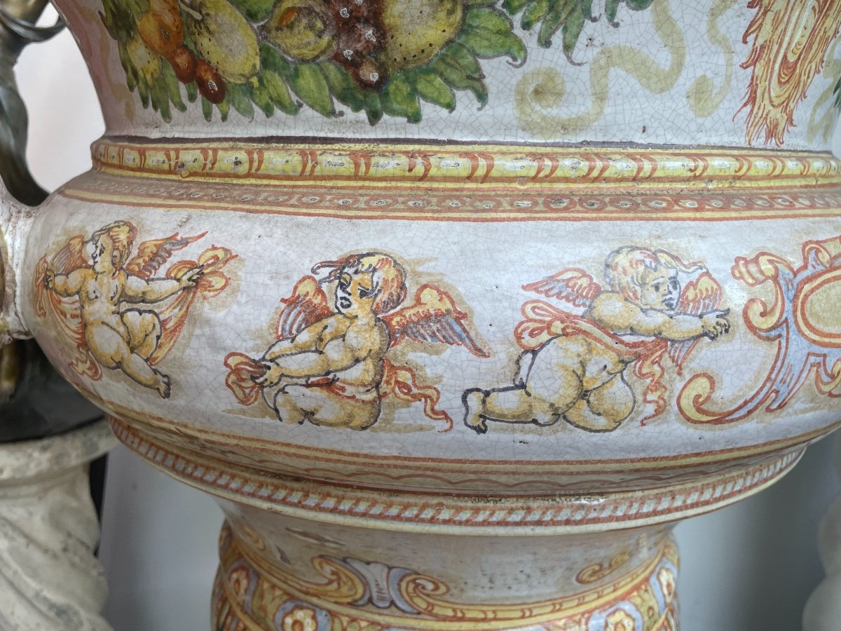 Spectaculaire Vase En Faïence Italienne dans le goût de Castelli, H.79,5 cm.-photo-3