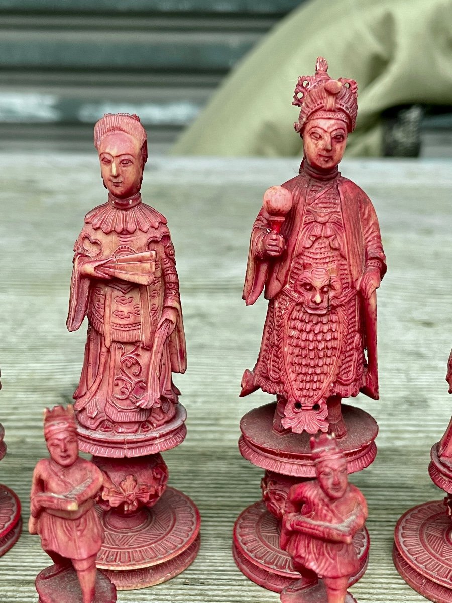 China, Canton, 19th Century - Important Complete Set Of 32 Chess Pieces, Finely Carved.-photo-3