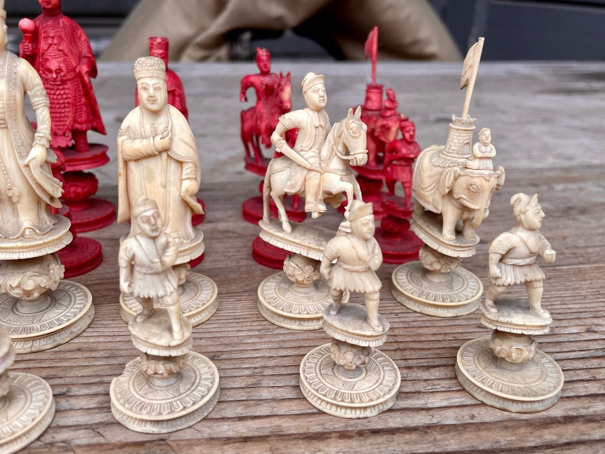 China, Canton, 19th Century - Important Complete Set Of 32 Chess Pieces, Finely Carved.-photo-3