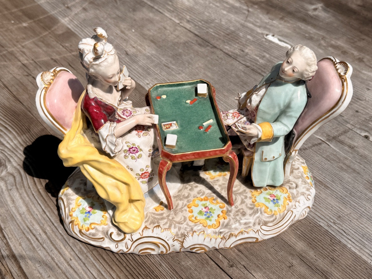 Dans le gout de la Manufacture de Meissen - Les jours de carte - Larg. 24 cm. -photo-3