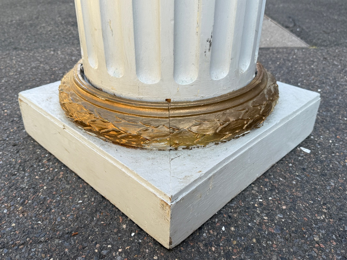 Half-column Side Table In White Lacquered Wood, Good Condition - Height 112 Cm. -photo-4