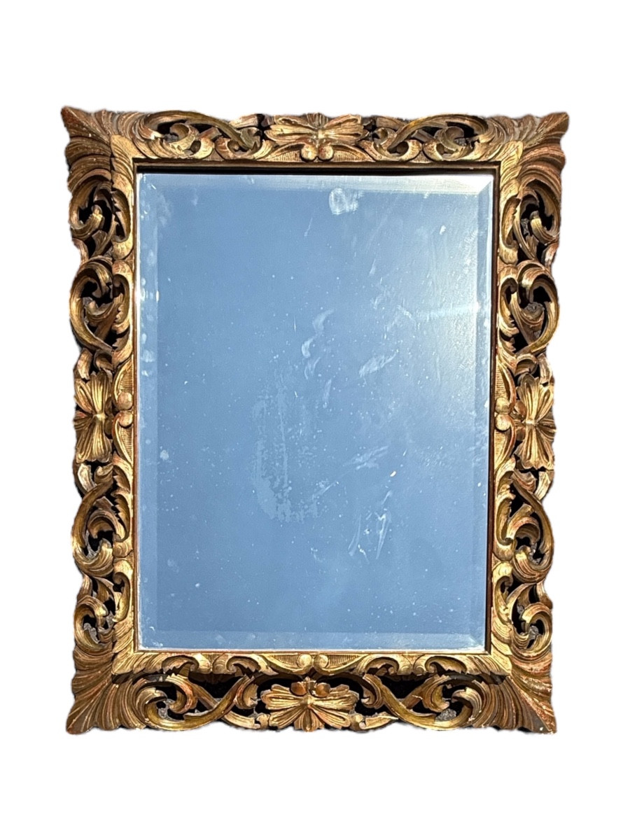 Important miroir en bois doré - Haut. 113 cm. 