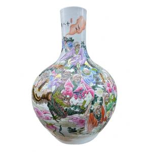 China, 20th - Important Tianqiuping Vase With Immortal Decor.