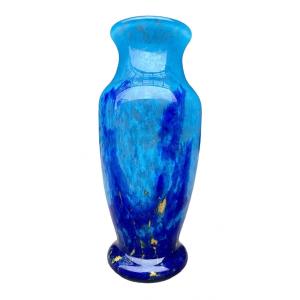 Daum à Nancy  - Vase Balustre En Verre Marmoréen Bleu Marine, Bleu Ciel Et Jaune. 