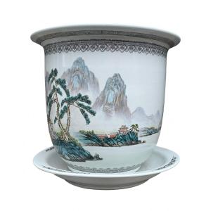 Chine - Important Pot Et Sa Soucoupe En Porcelaine Polychrome, XXe. 