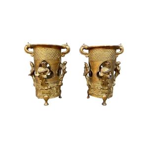 Maison Marnyhac - Pair Of Tripod Ornamental Vases With Sinic Decor.