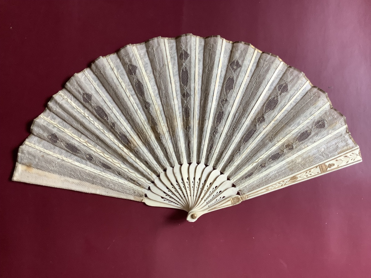18th Century Wedding Fan-photo-2